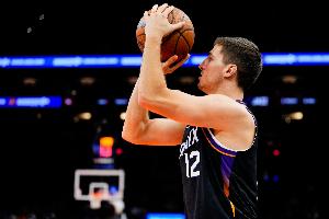 跳投絕殺！太陽(yáng)主帥：最后戰術(shù)就是把球給吉萊斯皮 沒(méi)有備選方案