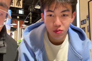 國家隊隊友羨慕你留洋嗎？王博豪：羨慕，我跟他們說(shuō)我出去有房住