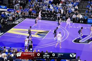 走錯片場(chǎng)了？美媒：為什么有兩支大學(xué)球隊在爵士的NBA杯場(chǎng)地上啊