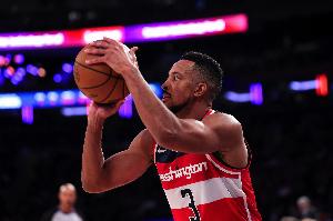 中規中矩！麥科勒姆15中8拿到20分3板3助1斷