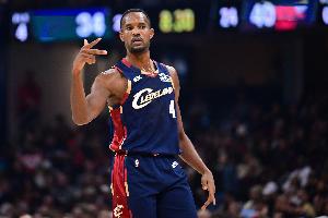 先發(fā)制人！莫布里首節6中4獨得12分 罰球6中4