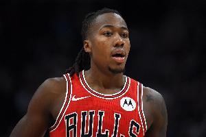 賽季首次先發(fā)！道蘇姆14中9得23分4助2帽 得分全隊最高