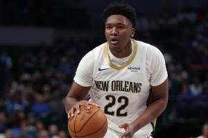 不愧是鄧肯看好的！“黑基奇”奎因表現全能拿下20分11板7助2斷！