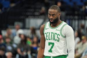 開(kāi)局就熱！杰倫·布朗首節6投3中 貢獻9分3籃板3助攻1搶斷