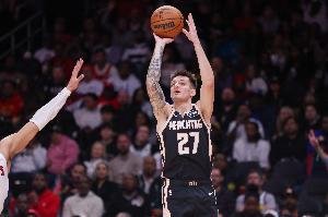 這就是射手！克雷伊奇下半場(chǎng)7記三分轟21分 上半場(chǎng)未得分