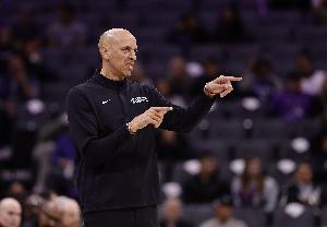 國王主帥：我們確實(shí)非常需要這場(chǎng)勝利 這是一場(chǎng)極致的的團隊勝利