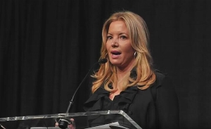 美國宗馥莉？所有證據都指向：是珍妮解雇了自己同父異母的兩兄弟