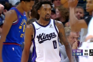 勢如破竹！拉文搶斷送助攻 蒙克無(wú)視防守打進(jìn)加罰再度打停掘金