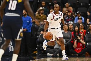 賽季結束后退役！張佳瑋：保羅遍體鱗傷 能堅持到此刻 本已是奇跡