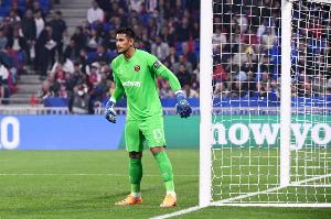 長(cháng)傳助攻威爾遜破門(mén)！阿雷奧拉是本賽季英超首位送出助攻的門(mén)將