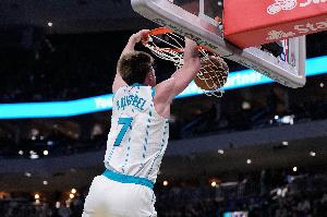 哈登：克尼佩爾確實(shí)有兩把刷子 他不僅投籃準&還能突破沖筐