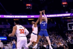 關(guān)鍵球！薩格斯三分被大橋犯規 尼克斯挑戰成功&中圈跳球！