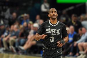 ??保羅生涯合計入選7次最佳一防 NBA近20年來(lái)最多