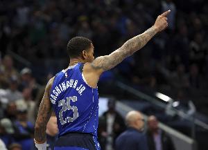 4中0后7中4！華盛頓半場(chǎng)拿到8分4板3助1斷2帽 正負值+2