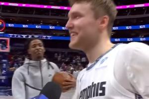 莫蘭特插入斯潘塞采訪(fǎng)：今晚最好的射手 不是來(lái)自金州的那個(gè)家伙~