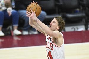 奮力反擊！布澤利斯三分命中 公牛打出10-0反超奇才