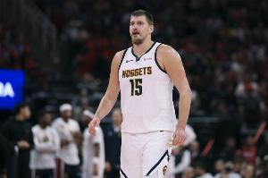 戈登傷缺！媒體人：約基奇44分都贏(yíng)不了球 后面得把他逼成什么樣