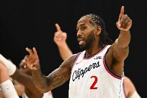 連缺10場(chǎng)！隊記：萊昂納德已不在球隊傷病名單中 將復出對陣騎士