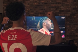 關(guān)注老東家，沃爾科特曬看球照稱(chēng)贊埃澤：好一個(gè)帽子戲法