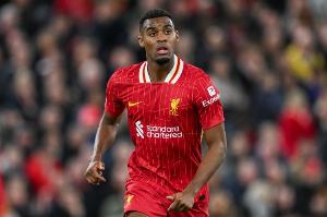 名宿：上賽季赫拉芬貝赫是表現最好球員之一，但本賽季不盡如人意