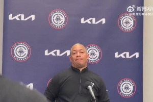 明年狀元熱門(mén)！卡梅隆-布澤爾展現天賦，來(lái)了一個(gè)搶斷后暴扣！